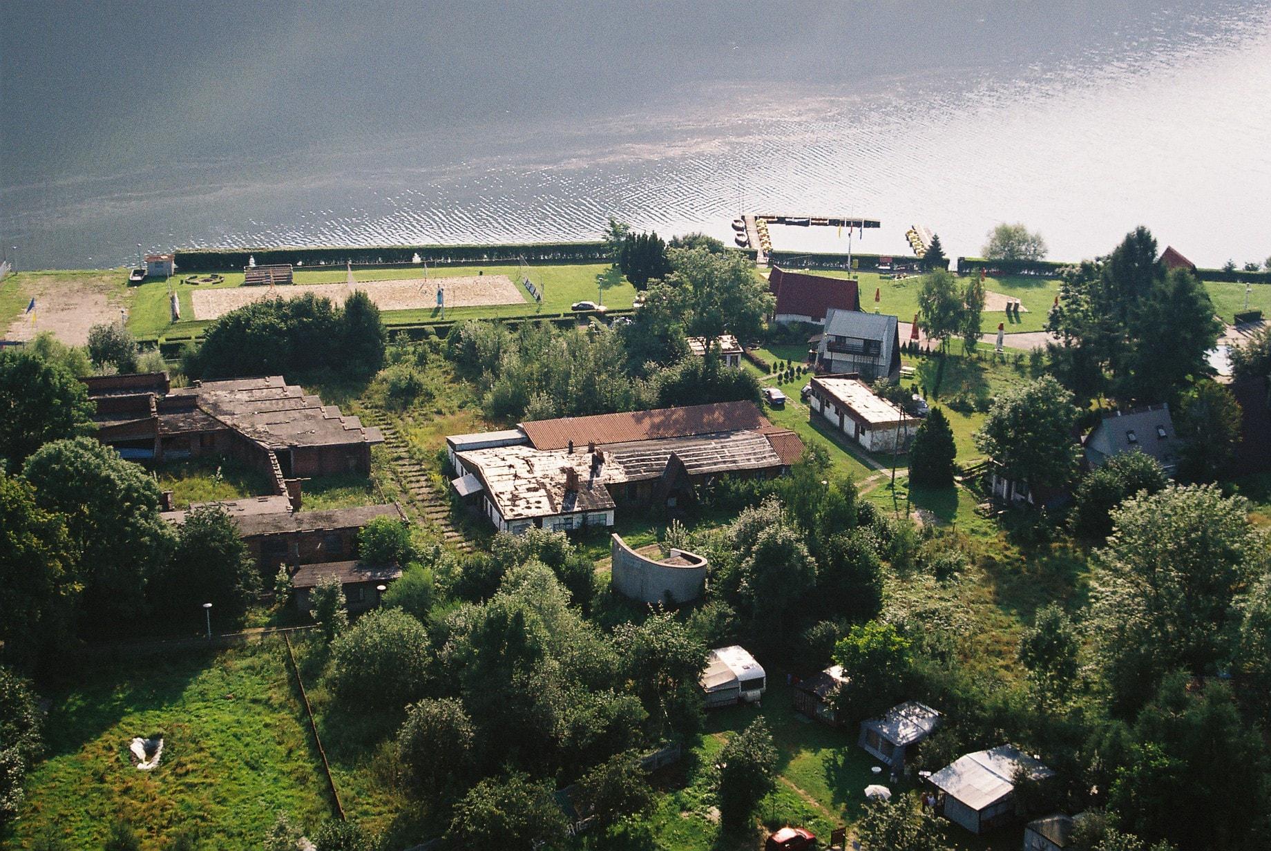 Brzeg Jeziora Międzybrodzkiego — plaża i przystań